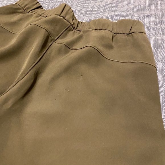 Olive Lululemon On The Fly Pants Sz4 - Picture 4 of 6